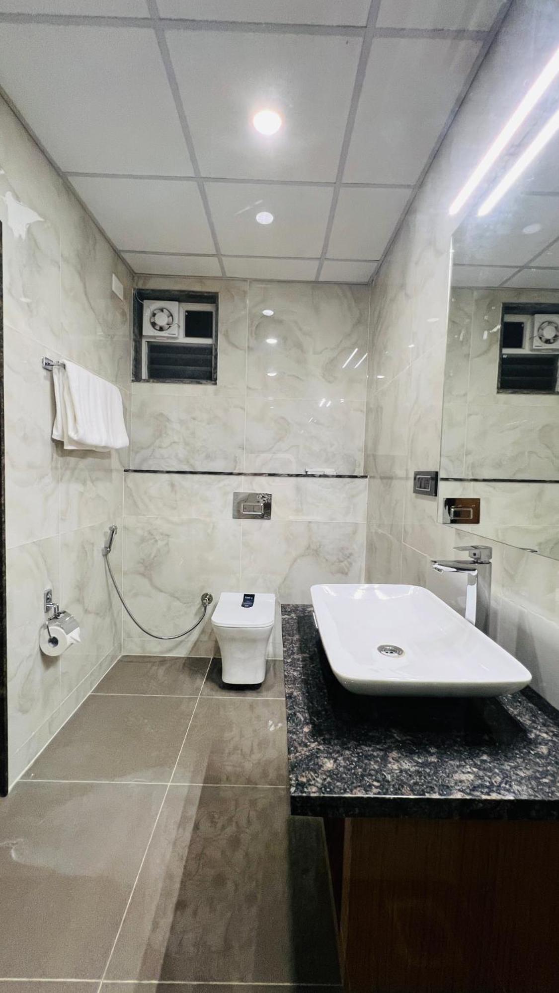 Hotel Aashraya Dod Jala Luaran gambar