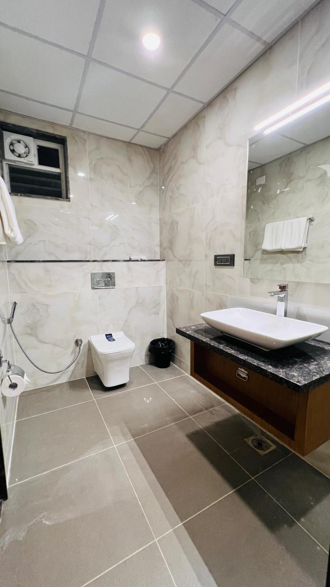 Hotel Aashraya Dod Jala Luaran gambar